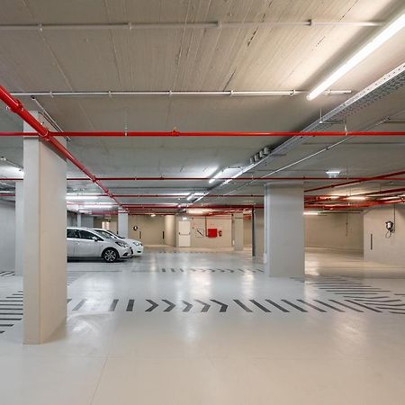 Whome | Av. Da Liberdade Deluxe Apartment W/ S-Pool, Gym & Parking リスボン エクステリア 写真