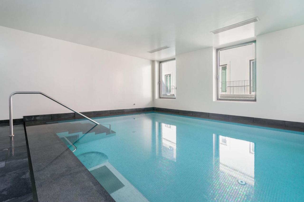 Whome | Av. Da Liberdade Deluxe Apartment W/ S-Pool, Gym & Parking リスボン エクステリア 写真